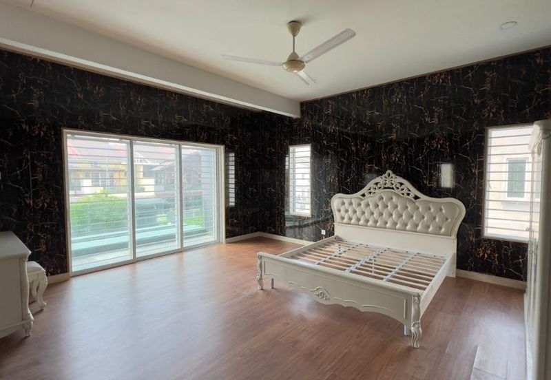 Taman Baiduri, Dengkil