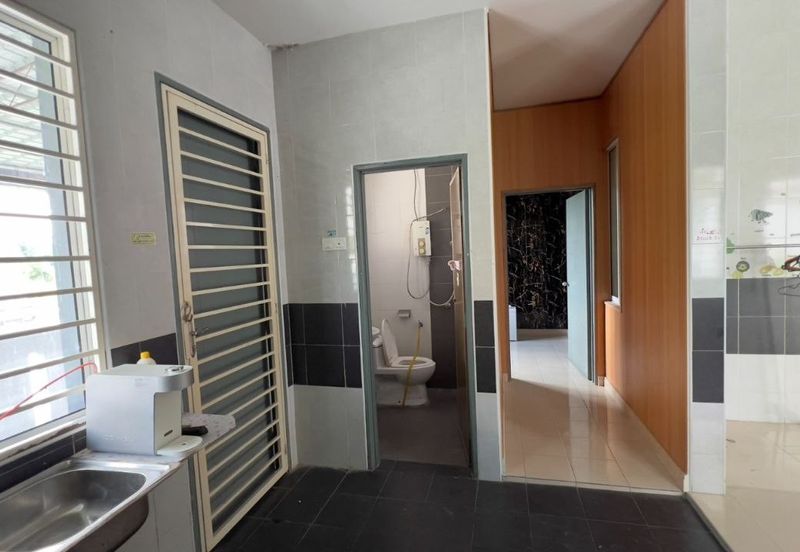 Taman Baiduri, Dengkil