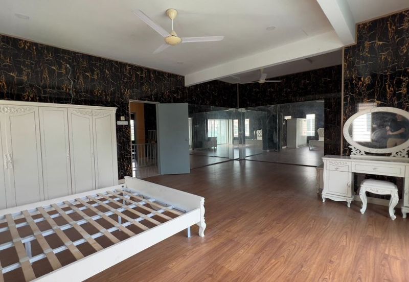 Taman Baiduri, Dengkil