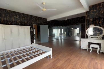 Taman Baiduri, Dengkil