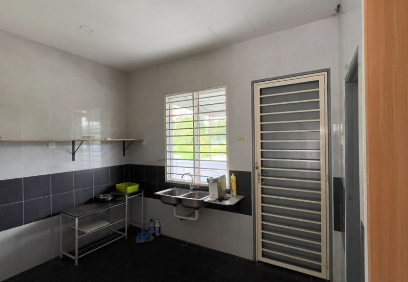 Taman Baiduri, Dengkil