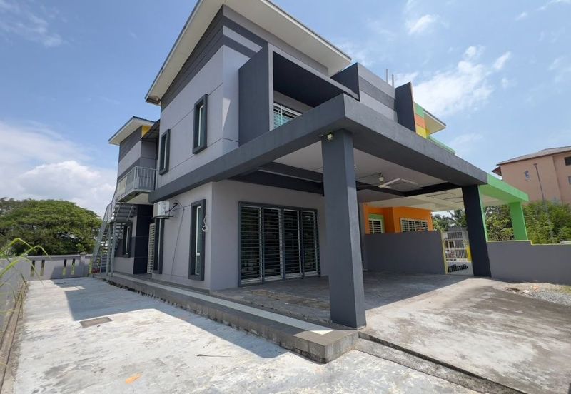 Taman Baiduri, Dengkil