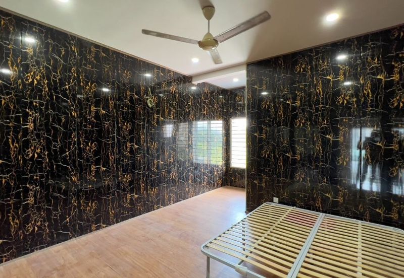 Taman Baiduri, Dengkil