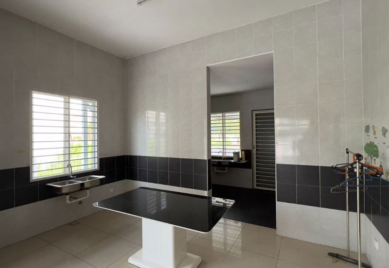 Taman Baiduri, Dengkil