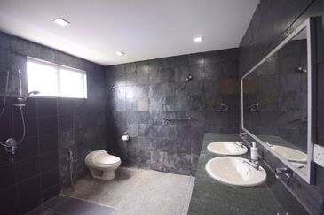 [Suitable For Investment] Two Adjoining Property Plots Kampung Pandan KL For Sale