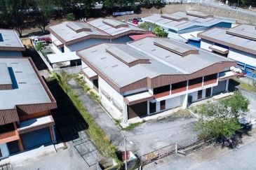 1½ Storey Duplex Factory Kawasan Perindustrian Jakar, Kemaman Terengganu