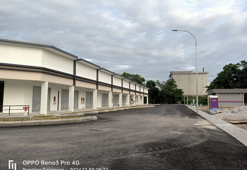 Pegangan Kekal l Setingkat  Kedai Di Pusat Komersial Olak Lempit, Banting