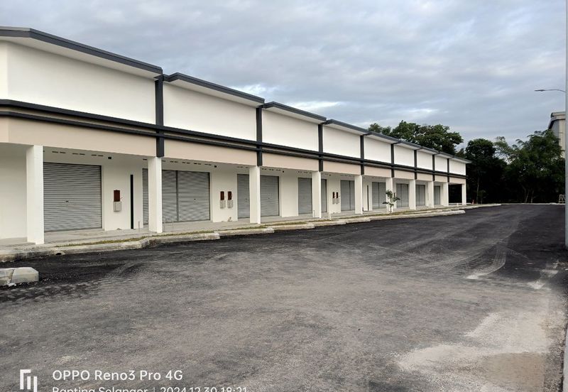 Pegangan Kekal l Setingkat  Kedai Di Pusat Komersial Olak Lempit, Banting