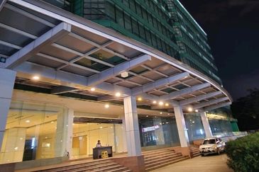 8 Storey Commercial Building Jalan Loke Yew, Kuala Lumpur For Sale