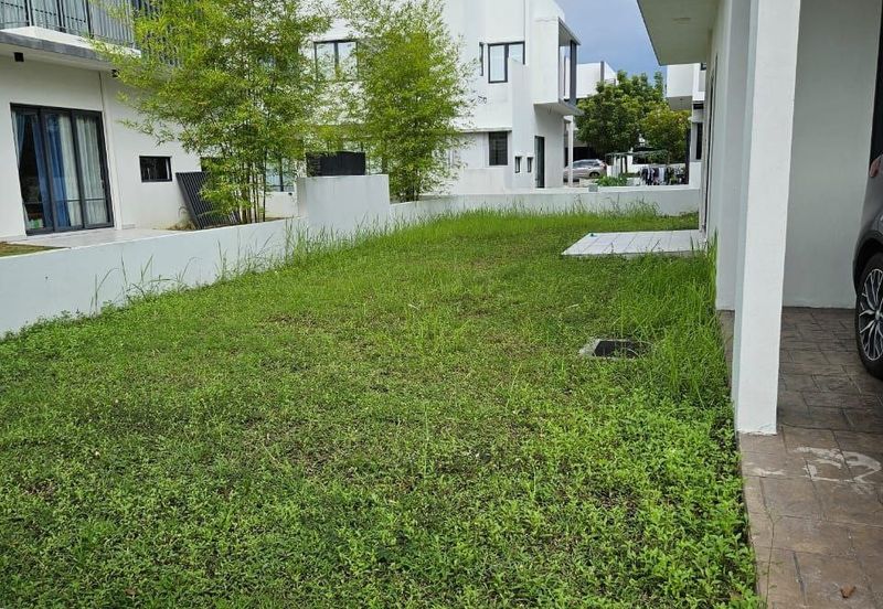 Lucent Residence @ twentyfive.7