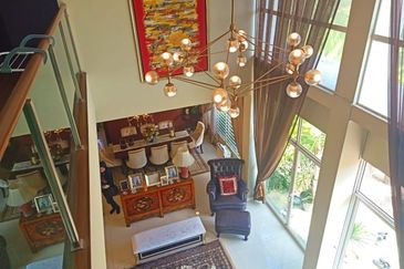 2 Plots Land Consists Of 2.5 Storey Bungalow Anjung Putra Sg Buloh For Sale