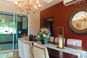 2 Plots Land Consists Of 2.5 Storey Bungalow Anjung Putra Sg Buloh For Sale