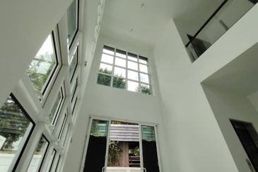Brand New Completed 3 Storey Semi D With Lift in TTDI KL For Sale