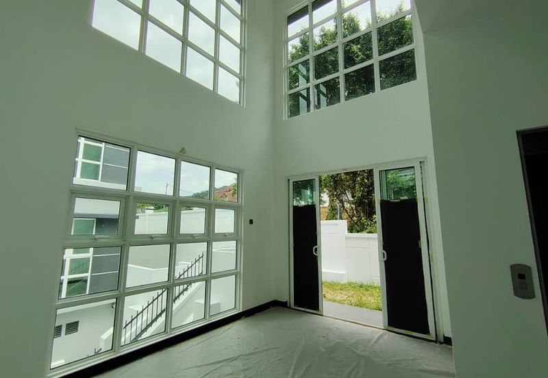 Brand New Completed 3 Storey Semi D With Lift in TTDI KL For Sale
