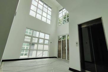 Brand New Completed 3 Storey Semi D With Lift in TTDI KL For Sale