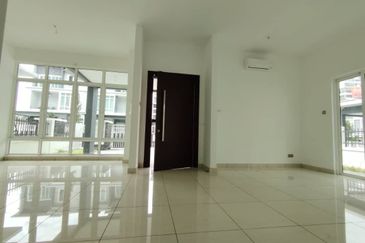 Brand New Completed 3 Storey Semi D With Lift in TTDI KL For Sale