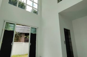 Brand New Completed 3 Storey Semi D With Lift in TTDI KL For Sale