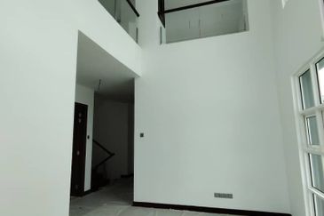 Brand New Completed 3 Storey Semi D With Lift in TTDI KL For Sale