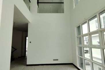 Brand New Completed 3 Storey Semi D With Lift in TTDI KL For Sale