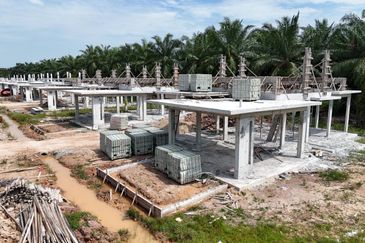 Tanah Luas Rumah Banglo Setingkat @ Taman Teluk Nipah, Pulau Indah Klang