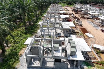 Tanah Luas Rumah Banglo Setingkat @ Taman Teluk Nipah, Pulau Indah Klang