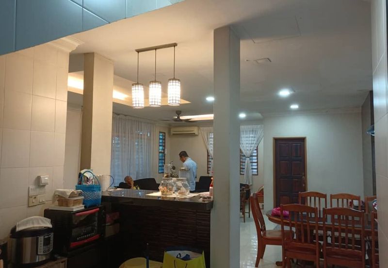 Corner Unit 3 Storey Semi-D Cluster Subang U9, Shah Alam For Sale