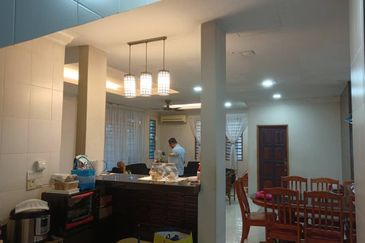 Corner Unit 3 Storey Semi-D Cluster Subang U9, Shah Alam For Sale