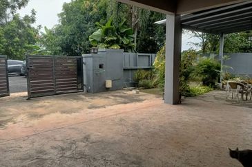 Corner Unit 3 Storey Semi-D Cluster Subang U9, Shah Alam For Sale