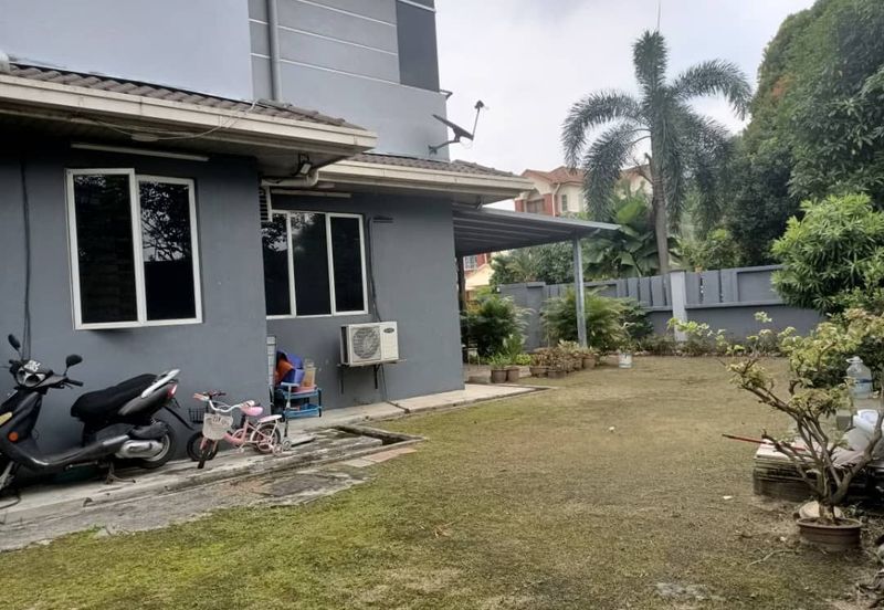 Corner Unit 3 Storey Semi-D Cluster Subang U9, Shah Alam For Sale