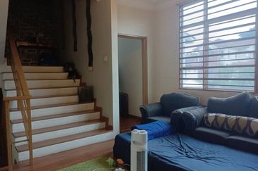Corner Unit 3 Storey Semi-D Cluster Subang U9, Shah Alam For Sale