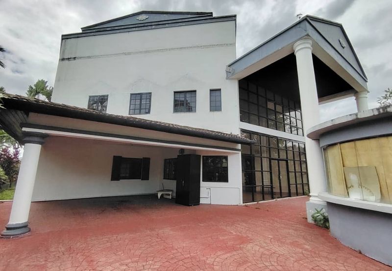 Beautiful Bungalow House With Pool Titiwangsa, Kuala Lumpur For Rent