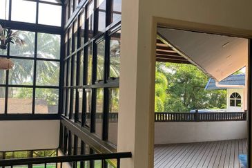 Beautiful Bungalow House With Pool Titiwangsa, Kuala Lumpur For Rent