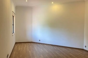 Beautiful Bungalow House With Pool Titiwangsa, Kuala Lumpur For Rent