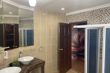 Beautiful Bungalow House With Pool Titiwangsa, Kuala Lumpur For Rent