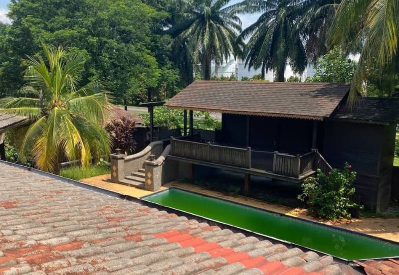 Beautiful Bungalow House With Pool Titiwangsa, Kuala Lumpur For Rent