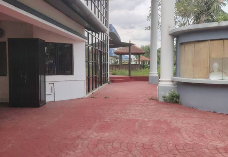 Beautiful Bungalow House With Pool Titiwangsa, Kuala Lumpur For Rent