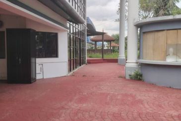 Beautiful Bungalow House With Pool Titiwangsa, Kuala Lumpur For Rent