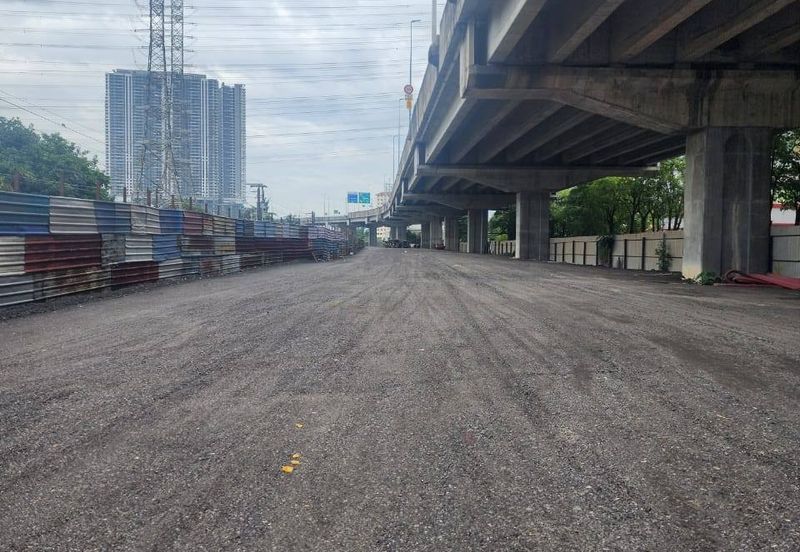 Two acres of commercial land under DUKE highway Segambut for Rent