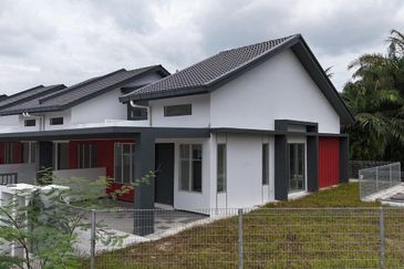 Teres Setingkat Taman Tan Sri Dato Mohammad Taib Pulau Indah Klang