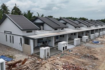 Teres Setingkat Taman Tan Sri Dato Mohammad Taib Pulau Indah Klang