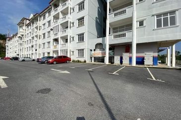 Pangsapuri Cempaka @ Taman Salak Maju