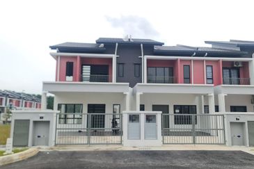 Brand New Spacious Double Storey Terrace In Taman Gemilang Dengkil