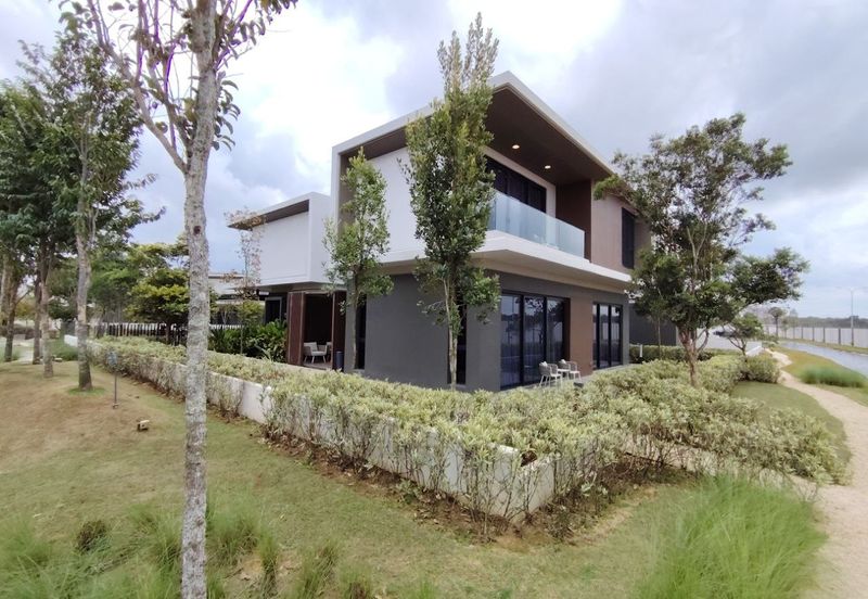 Exclusive Brand New 2 Storey Waterfront Bungalow Cyber 10, Cyberjaya