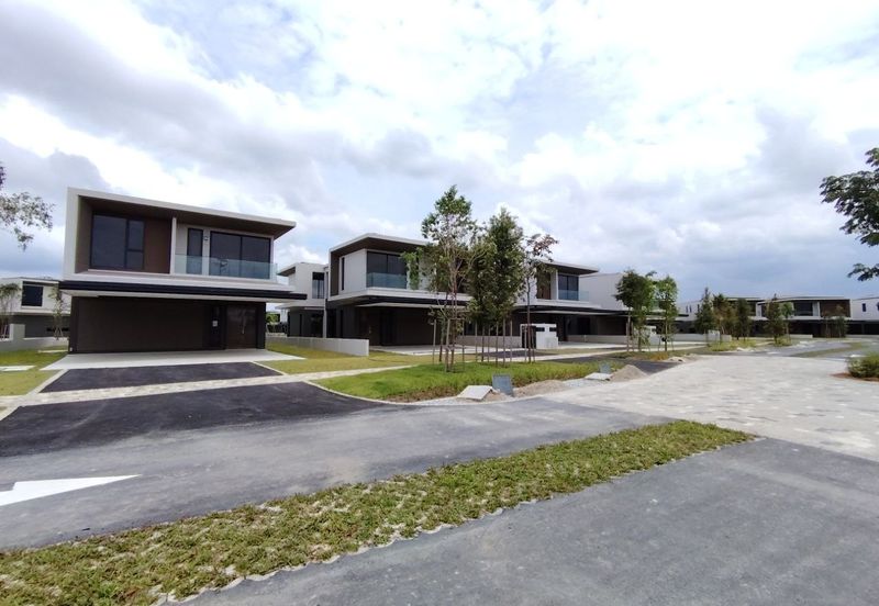 Exclusive Brand New 2 Storey Waterfront Bungalow Cyber 10, Cyberjaya