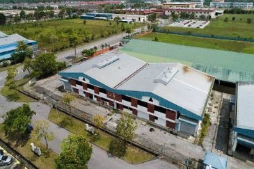 Semi D Warehouse Factory Sama Jaya Industrial Park, Kuching For Sale