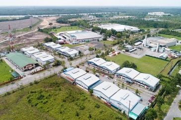 Semi D Warehouse Factory Sama Jaya Industrial Park, Kuching For Sale