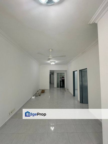 Spacious Unit Well Kept 162 Residency Apartment, Selayang For Sale, Selangor, Selayang