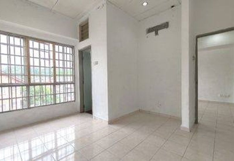 Pangsapuri Permata Merah (Red Ruby), Taman Universiti Indah