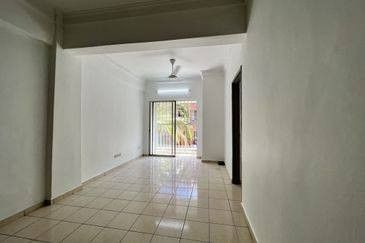 Pangsapuri Permata Merah (Red Ruby), Taman Universiti Indah