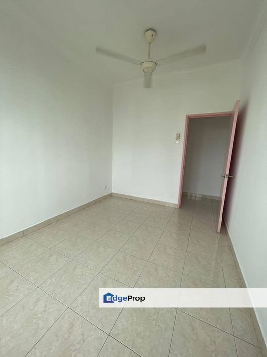 Freehold Corner Unit Apartment Kelana Central, SS6 Kelana Jaya, Selangor, Kelana Jaya